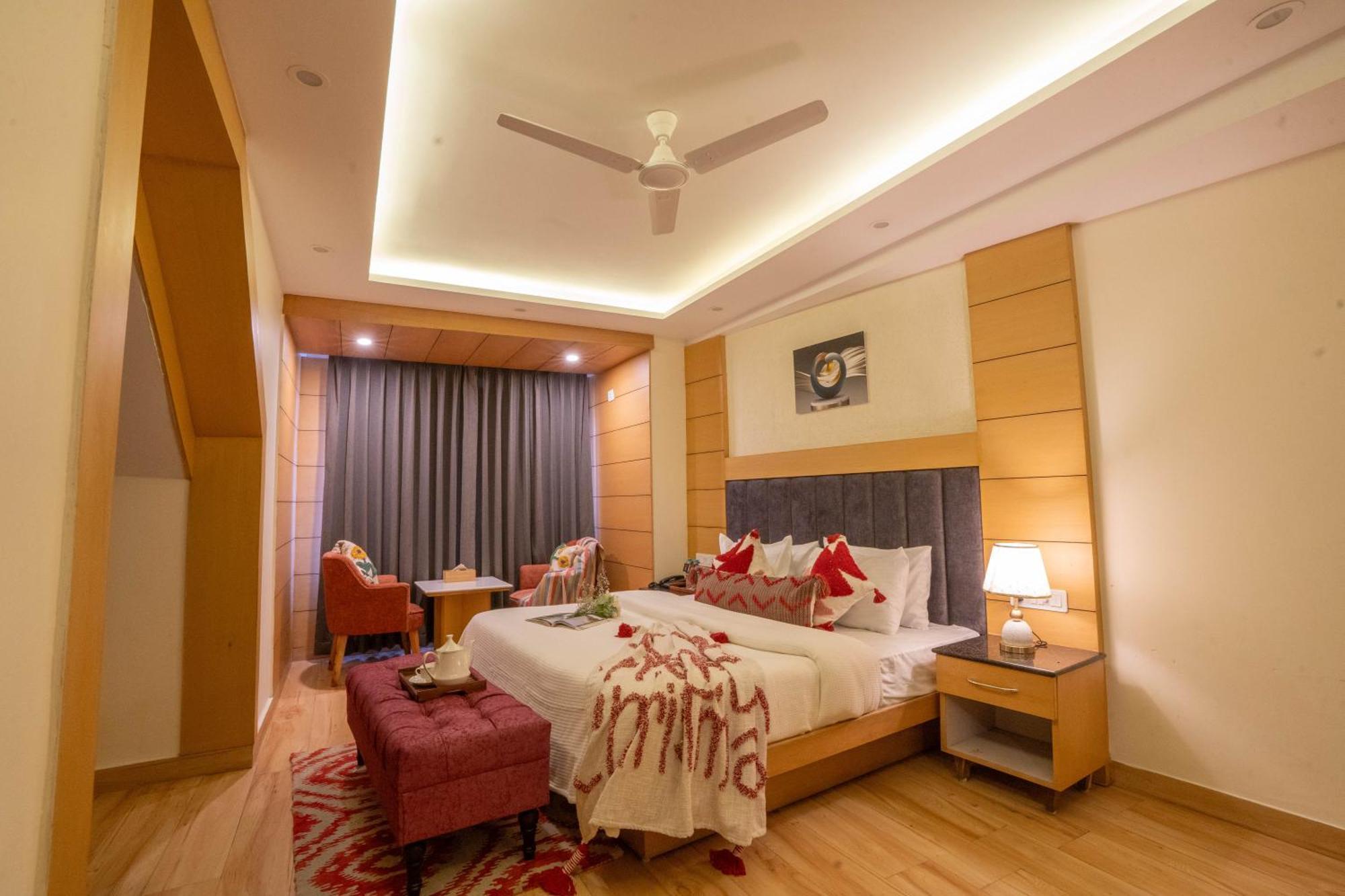 Super Hotel By Perfectstayz Mall Road Mussoorie Bagian luar foto