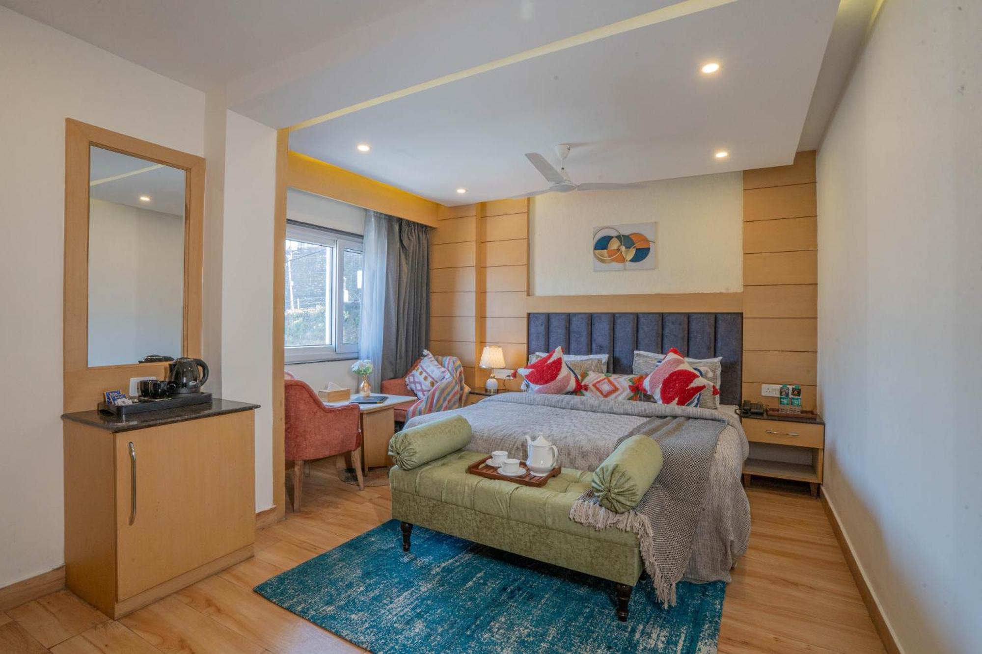 Super Hotel By Perfectstayz Mall Road Mussoorie Bagian luar foto