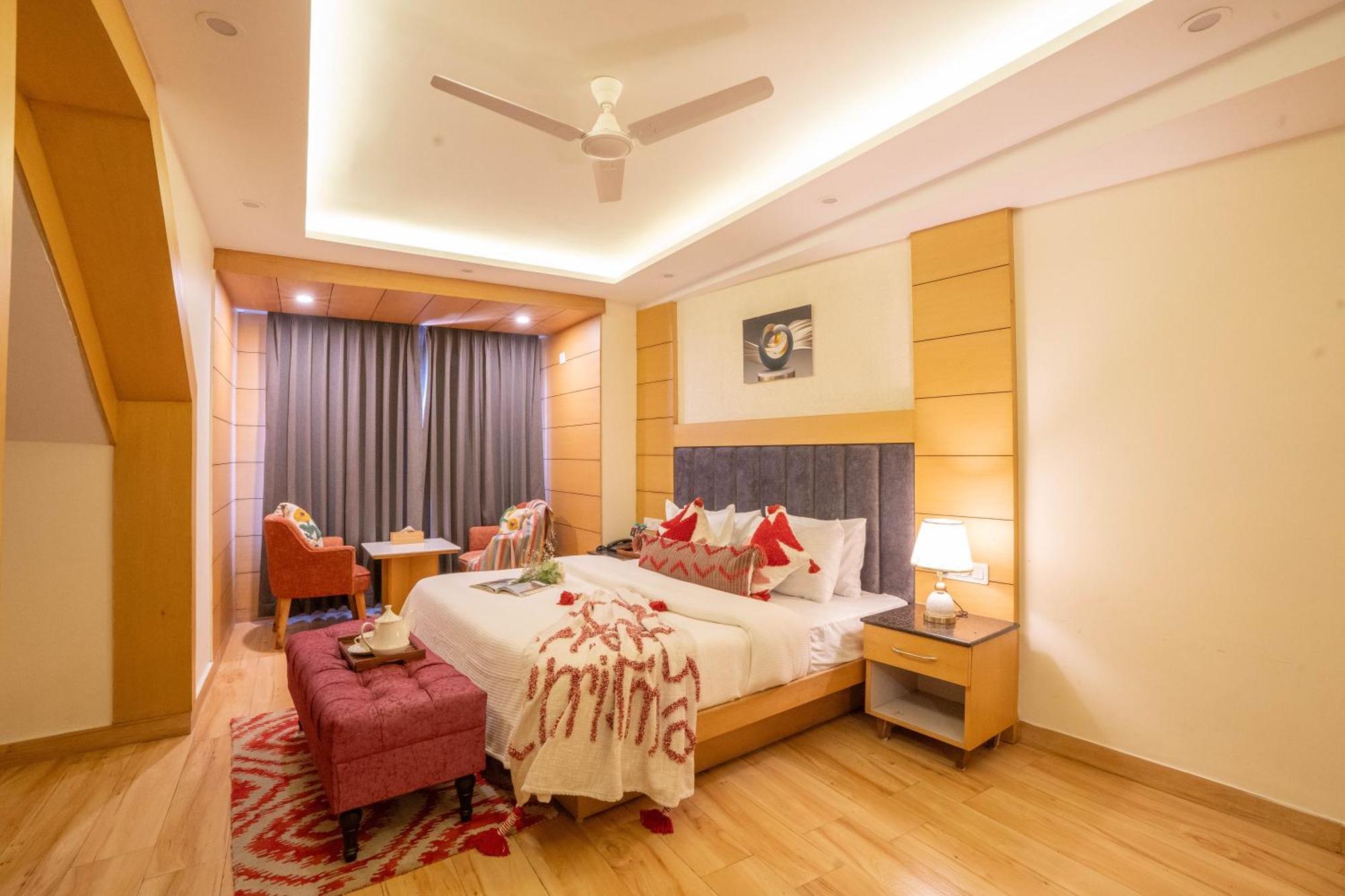 Super Hotel By Perfectstayz Mall Road Mussoorie Ruang foto