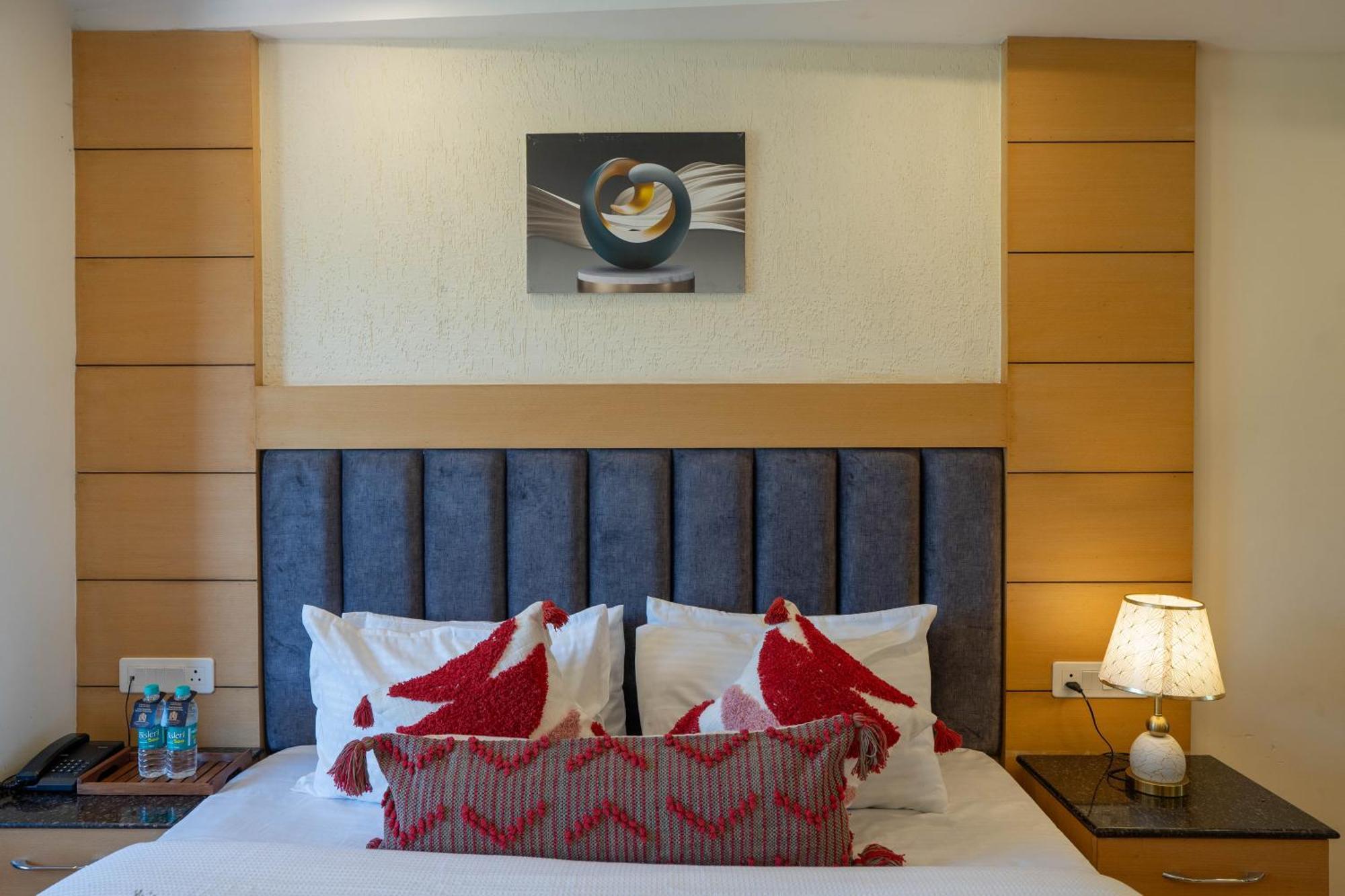 Super Hotel By Perfectstayz Mall Road Mussoorie Bagian luar foto