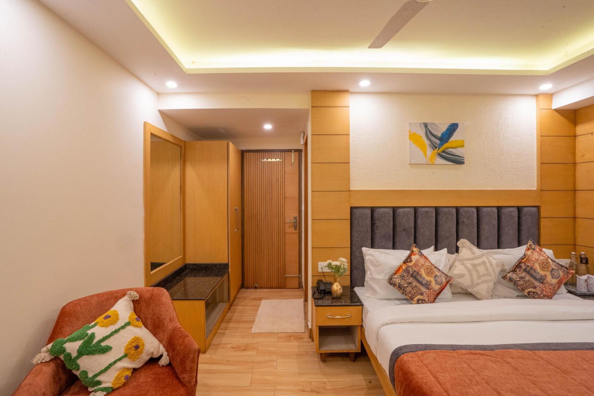 Super Hotel By Perfectstayz Mall Road Mussoorie Bagian luar foto