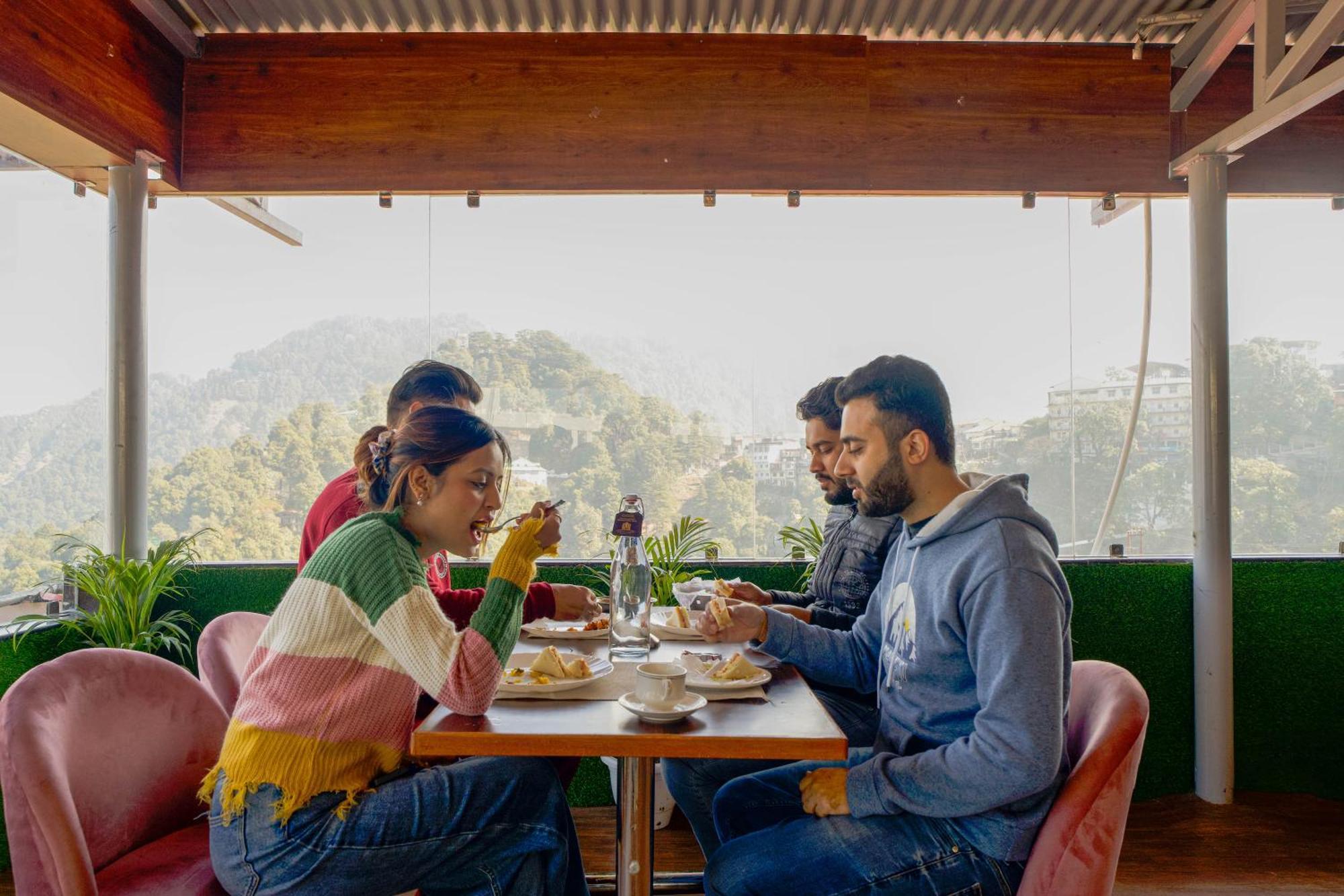 Super Hotel By Perfectstayz Mall Road Mussoorie Bagian luar foto
