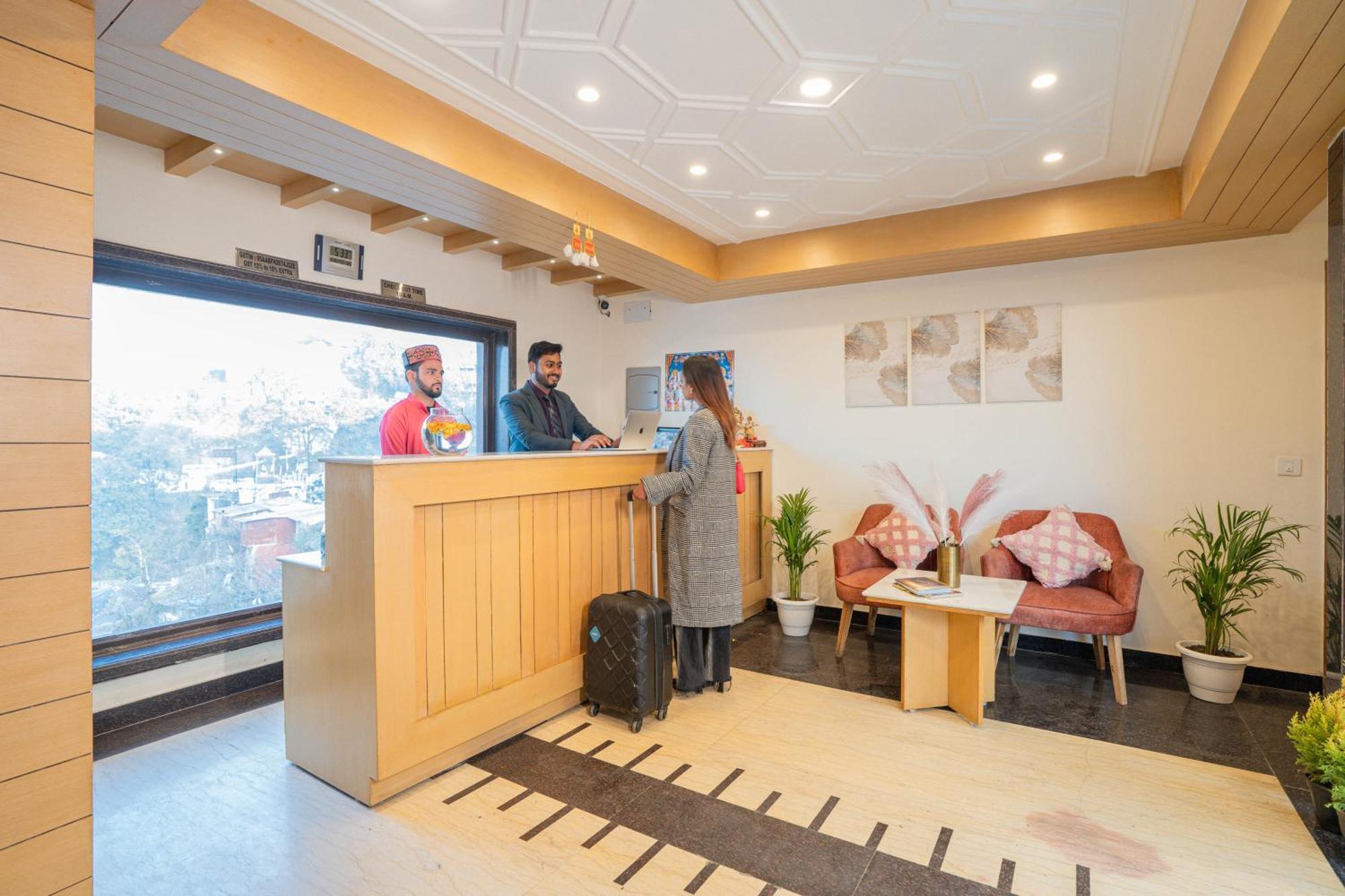 Super Hotel By Perfectstayz Mall Road Mussoorie Bagian luar foto
