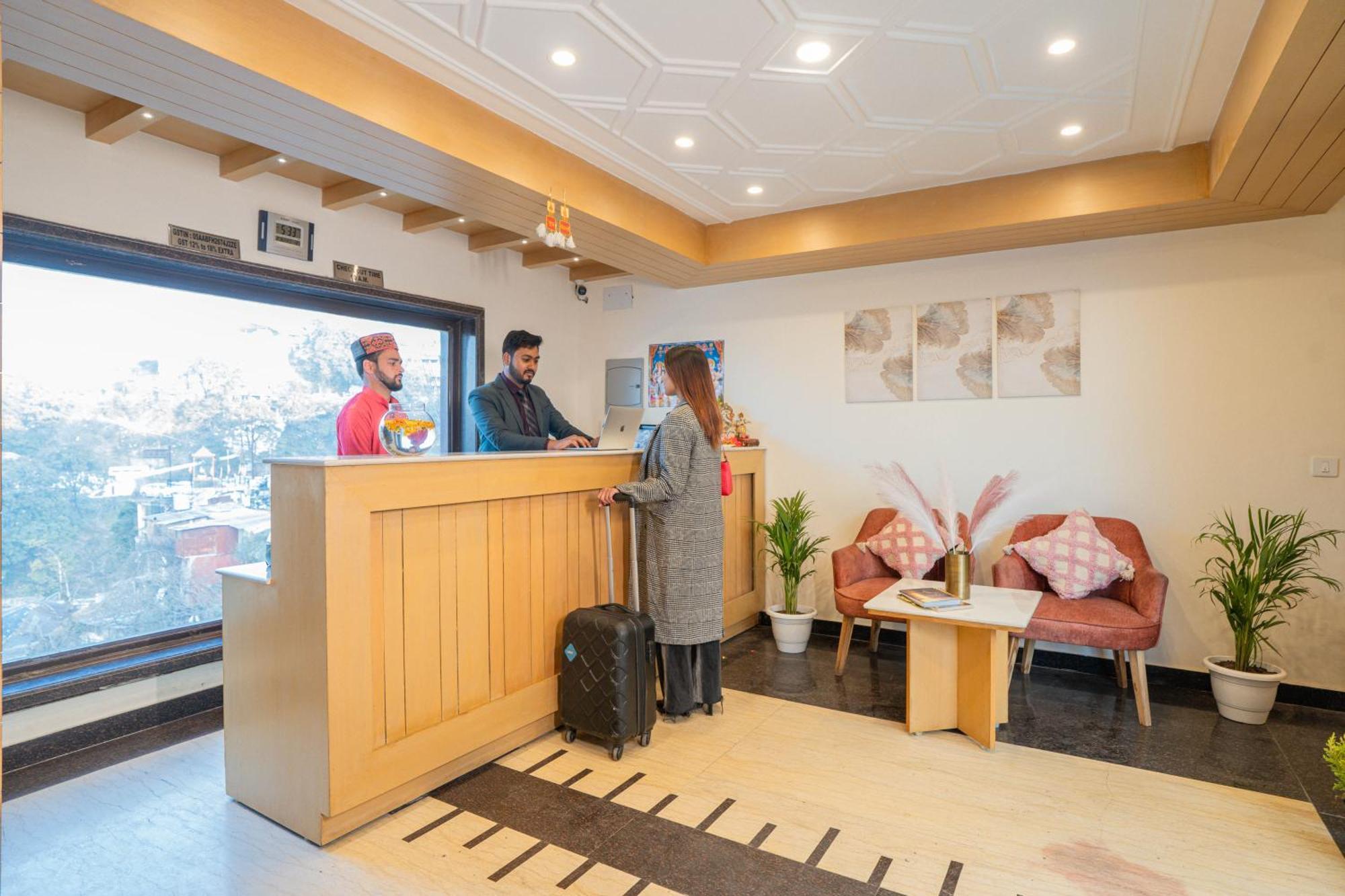 Super Hotel By Perfectstayz Mall Road Mussoorie Bagian luar foto